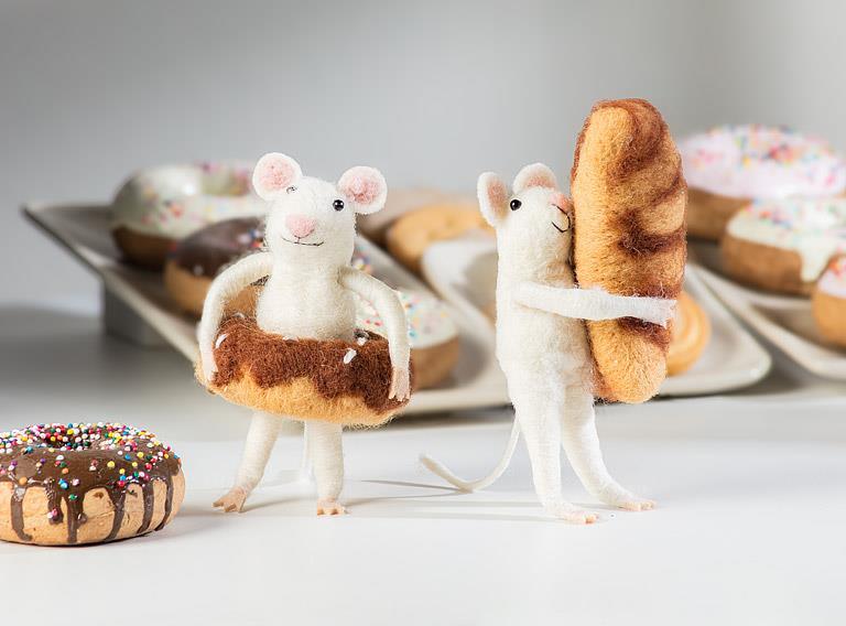 Orn Mouse w/Croissant
