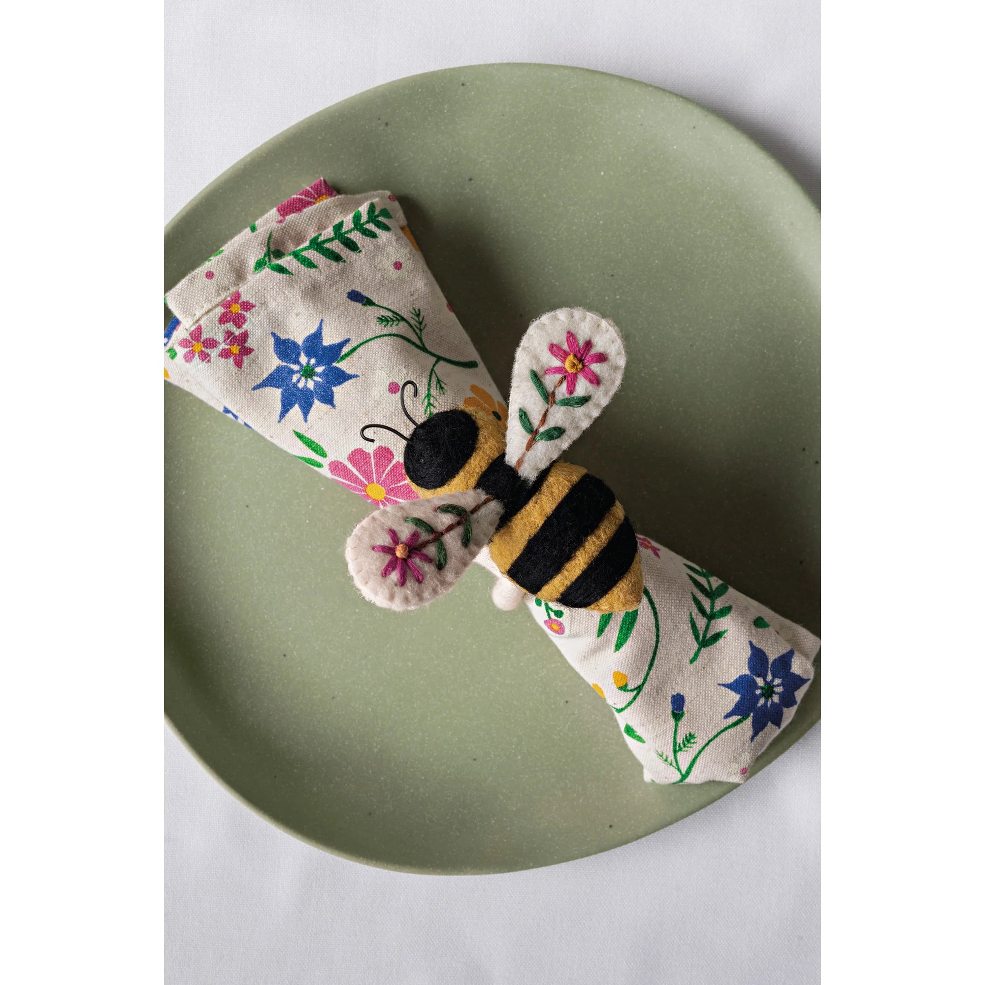 Np Ring Bee Garden