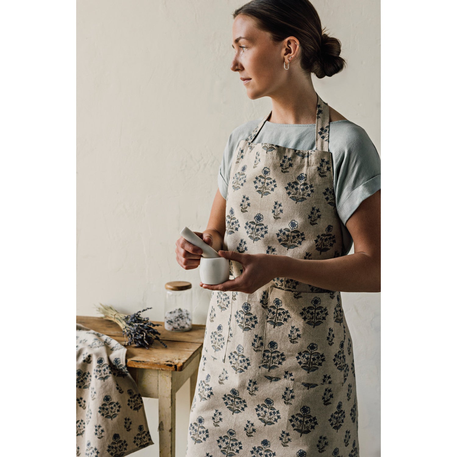 Apron Salvia