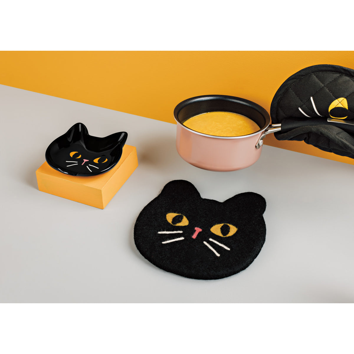 Trivet Blk Cat