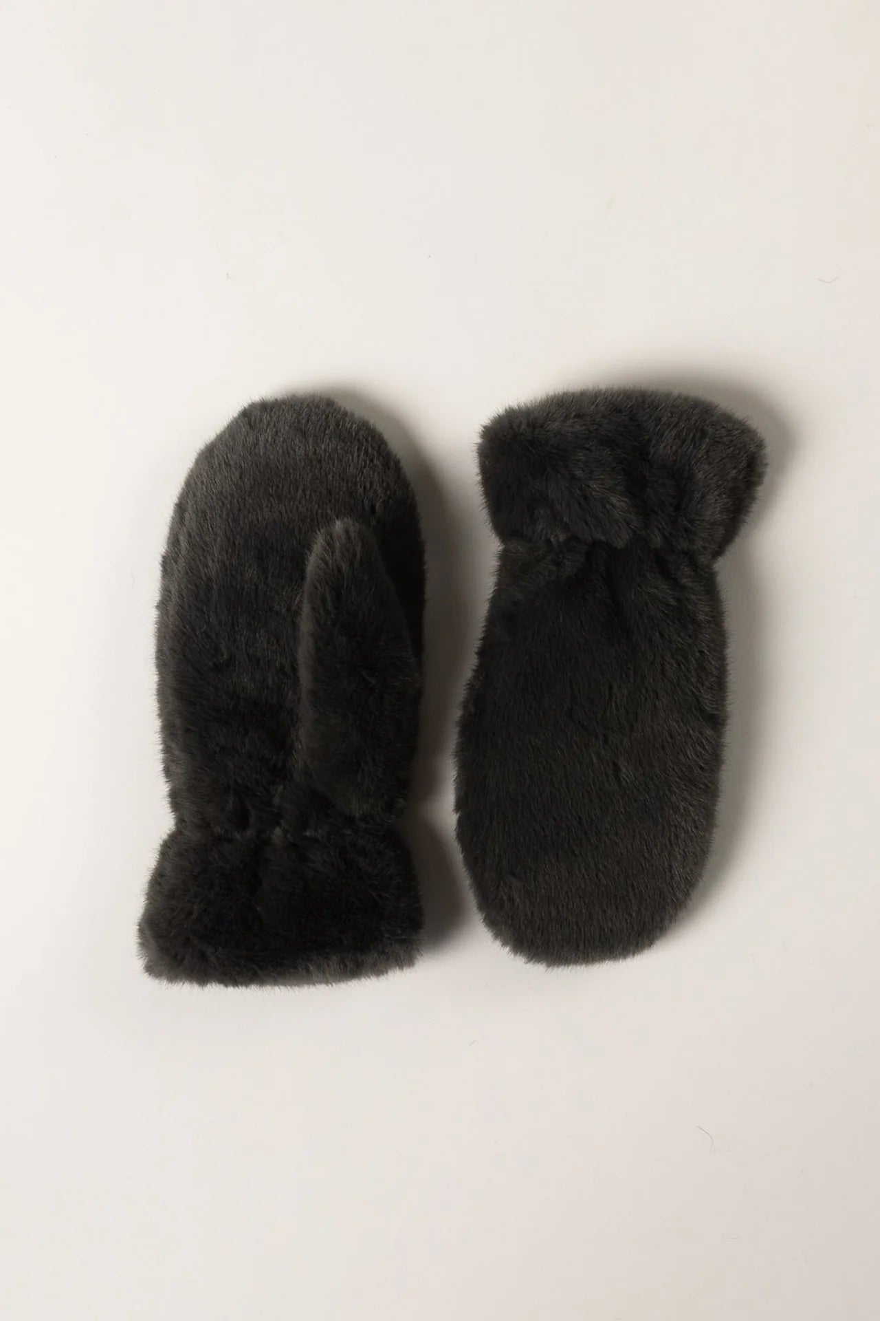Faux Fur Mittens Lyla + Luxe