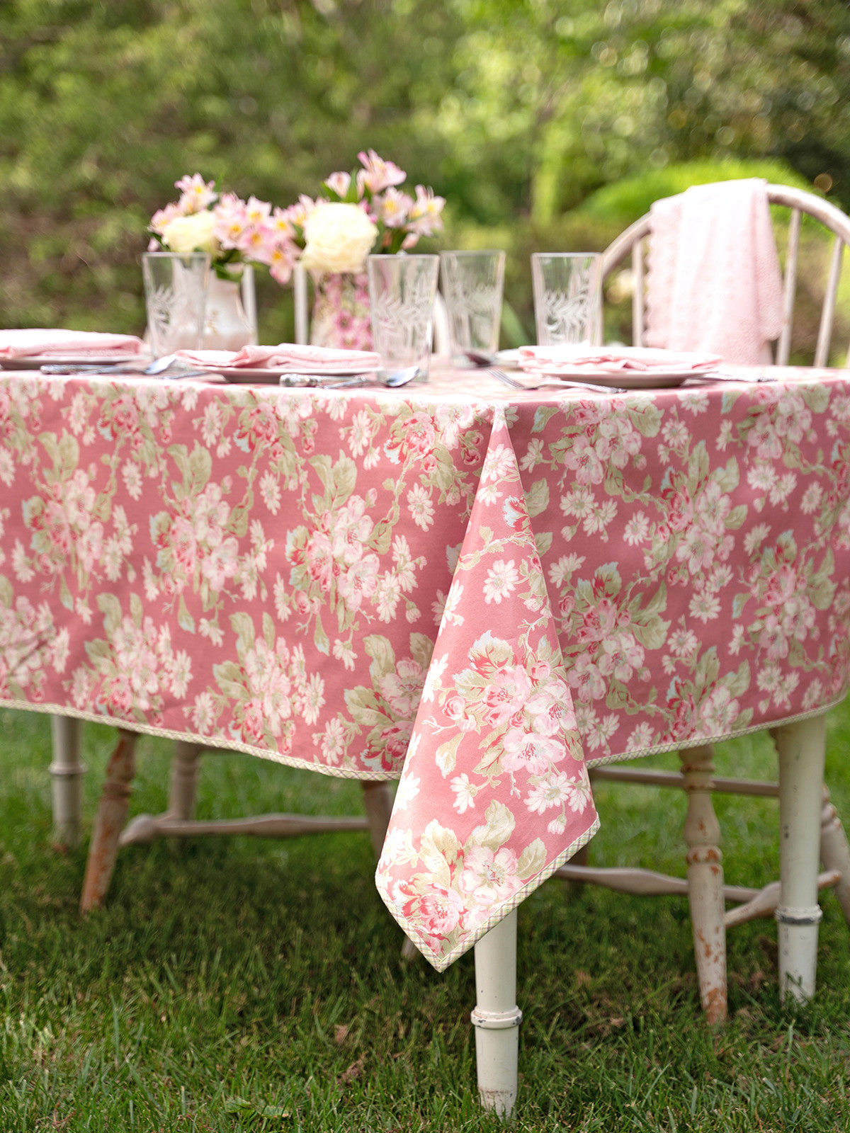 Oilcloth Apple Blossom 52x72