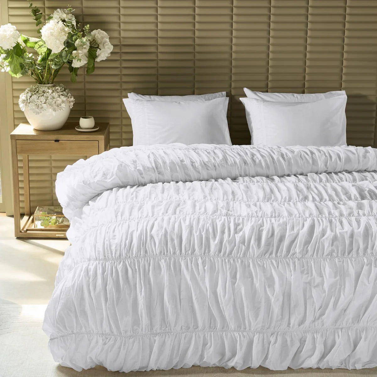 Duvet Ruffle Wht Queen w/2 Shams